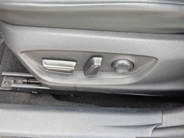 Vehicle image 14 of 29
