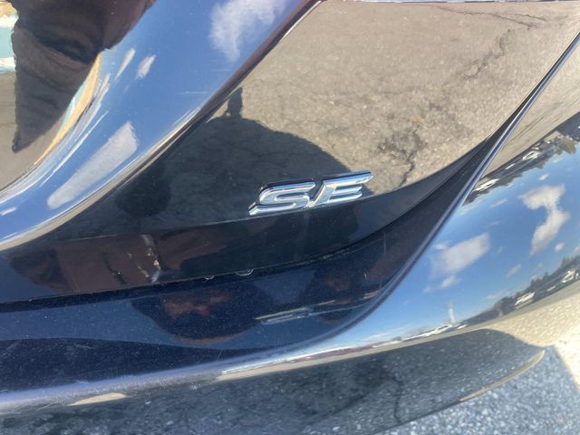 Vehicle image 8 of 35
