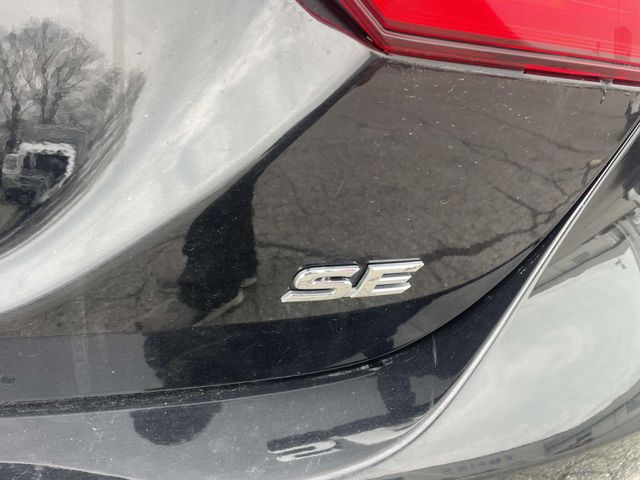 Vehicle image 22 of 35