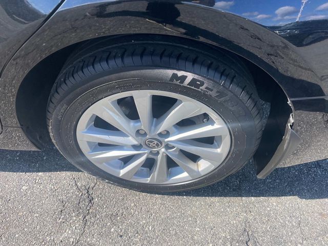 Vehicle image 10 of 35