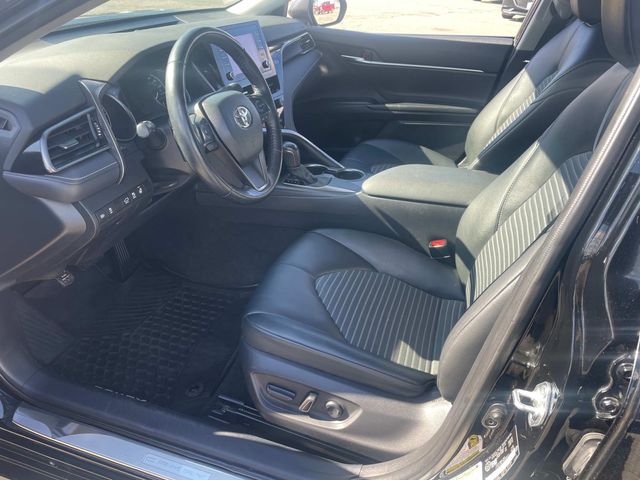 Vehicle image 14 of 35