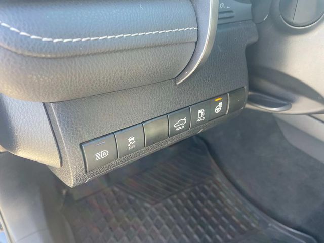 Vehicle image 16 of 35