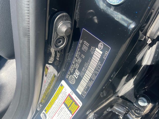 Vehicle image 15 of 35
