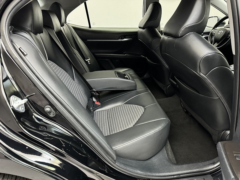 Vehicle image 17 of 39