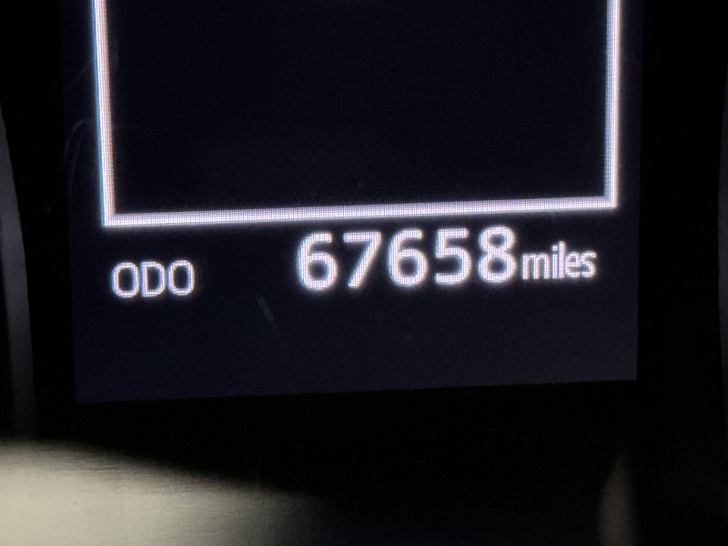 Vehicle image 21 of 39