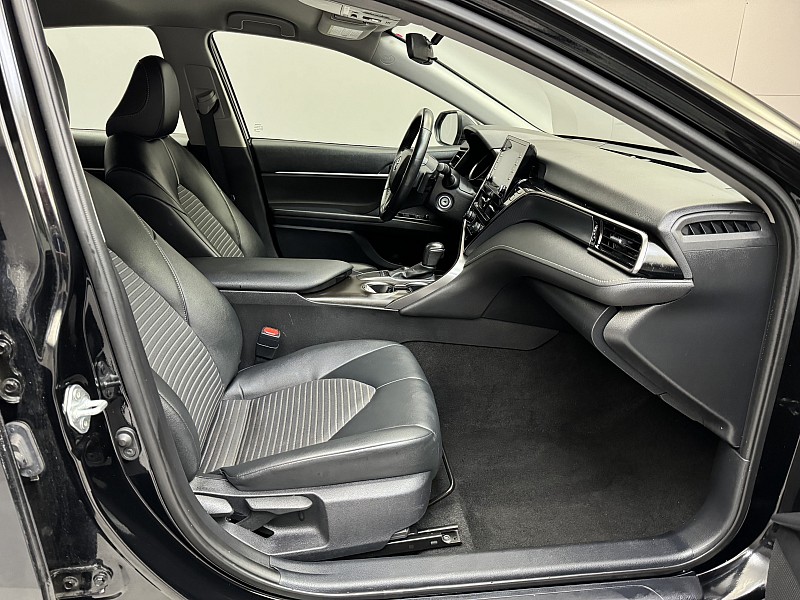 Vehicle image 19 of 39
