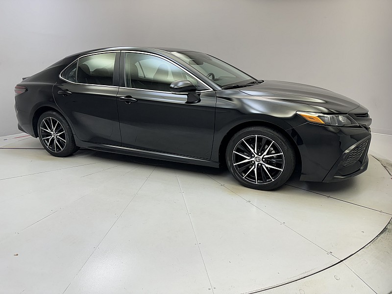 Vehicle image 5 of 39