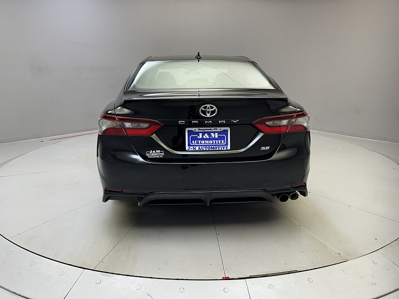 Vehicle image 4 of 39