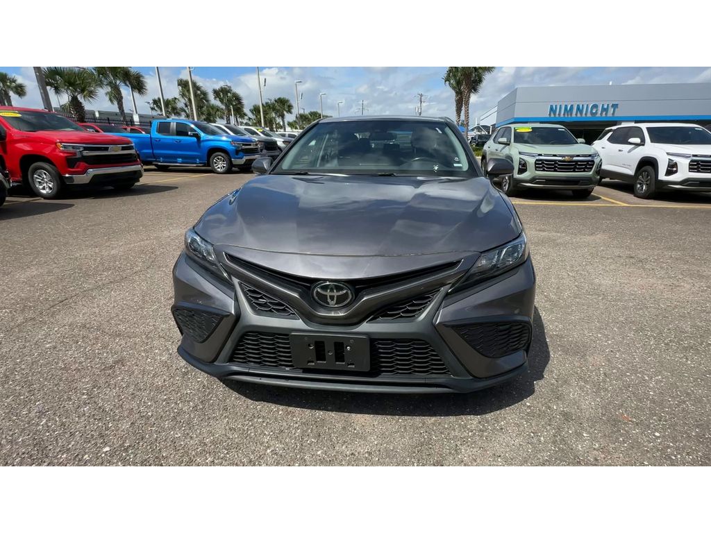 Vehicle image 14 of 28