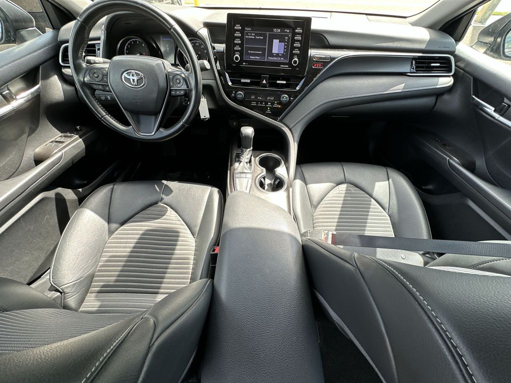 Vehicle image 18 of 28