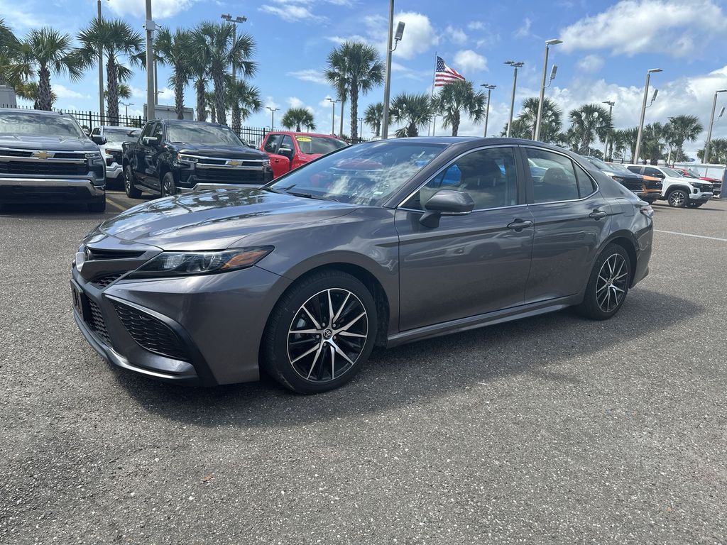 Vehicle image 16 of 28
