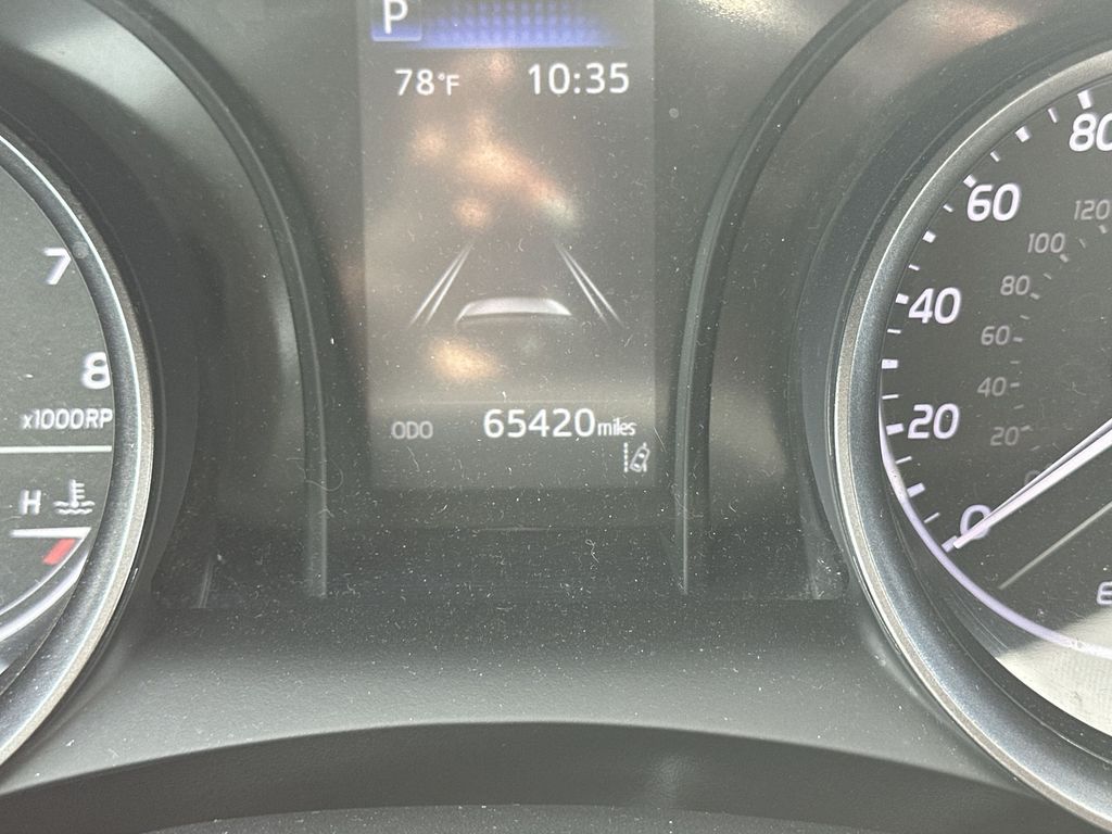 Vehicle image 20 of 28