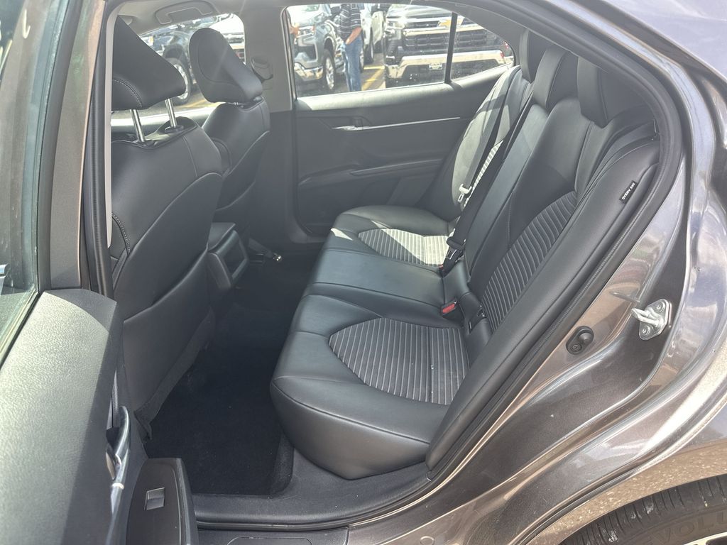 Vehicle image 24 of 28