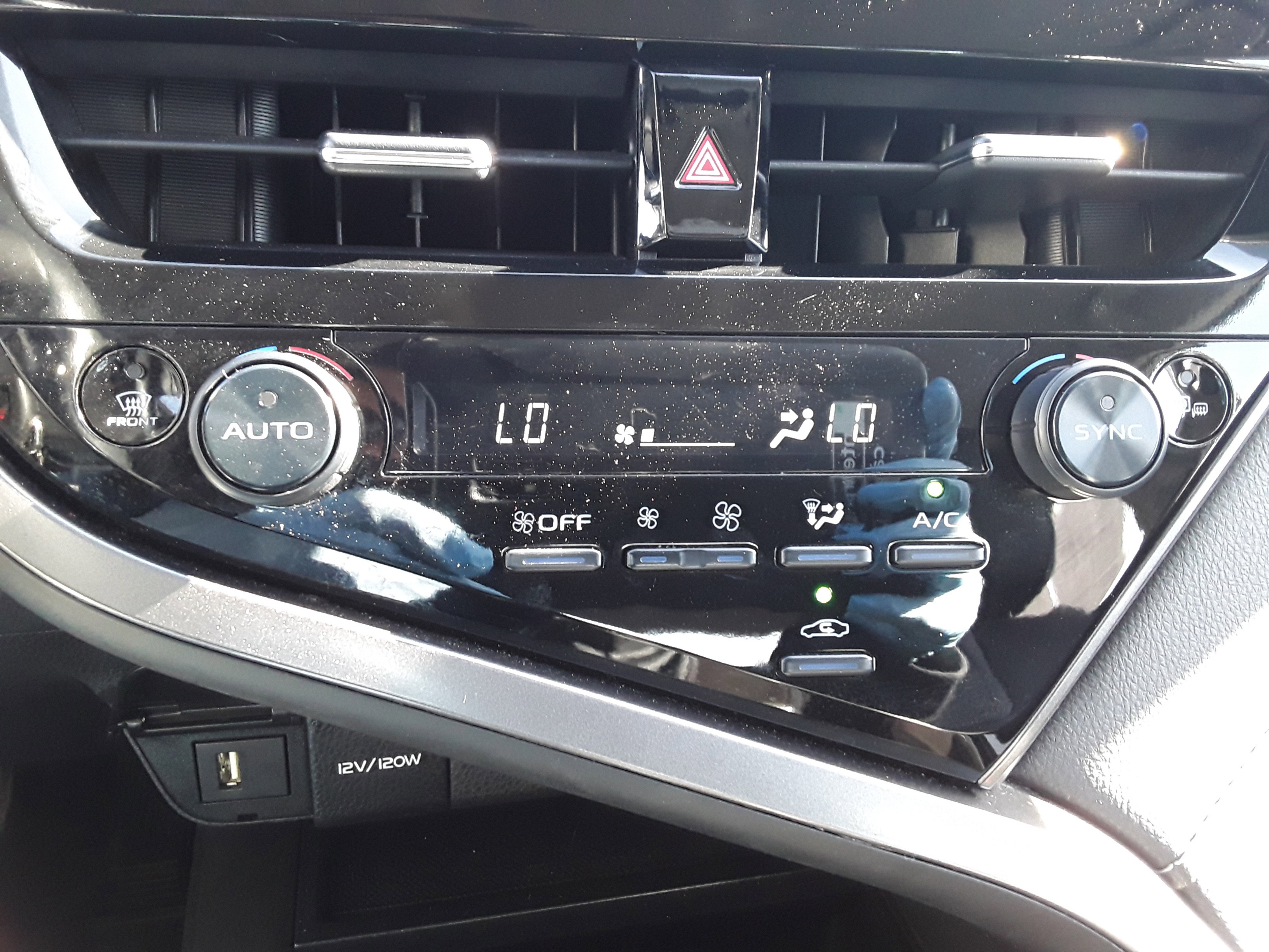 Vehicle image 22 of 27