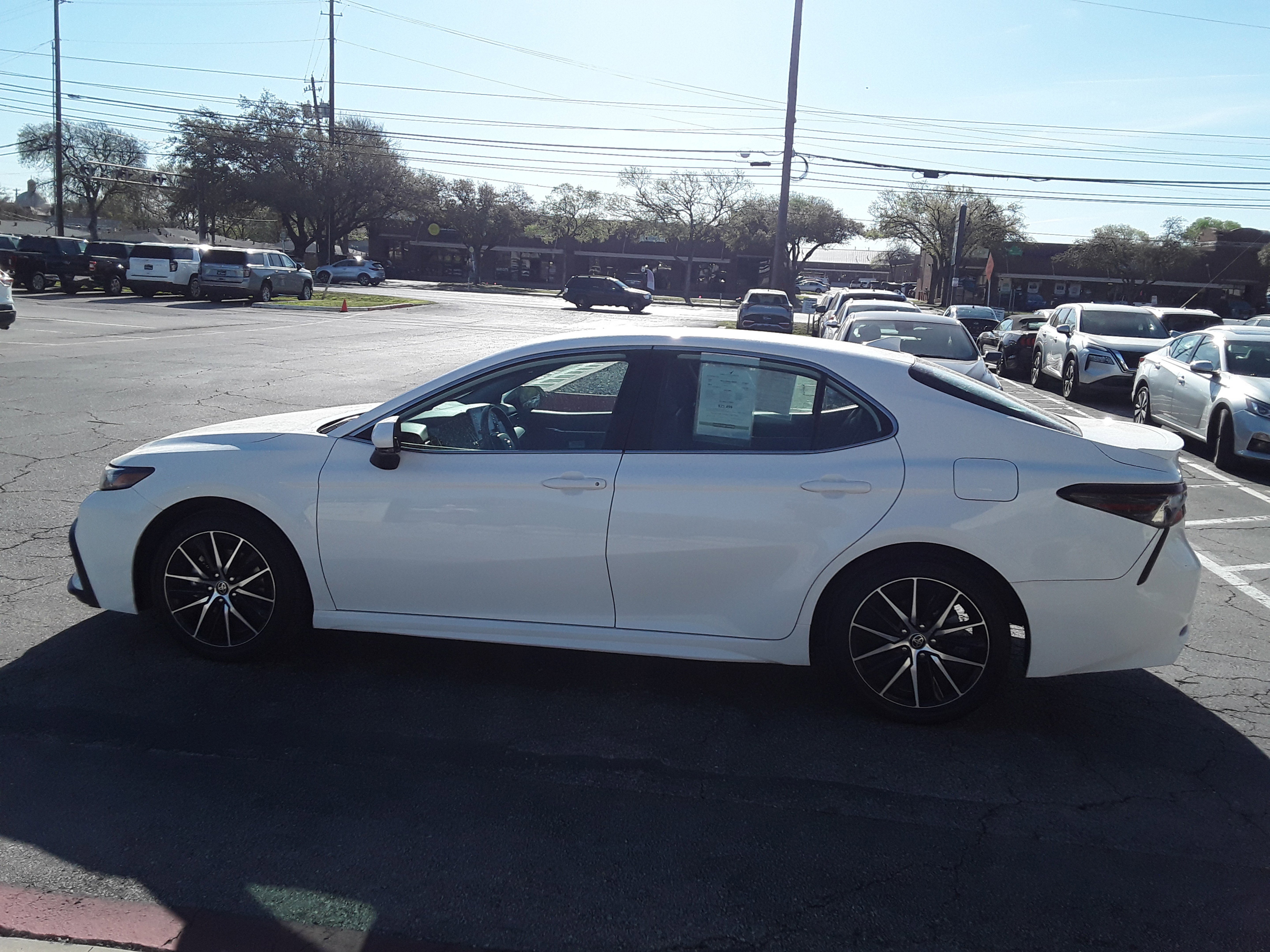 Vehicle image 7 of 27