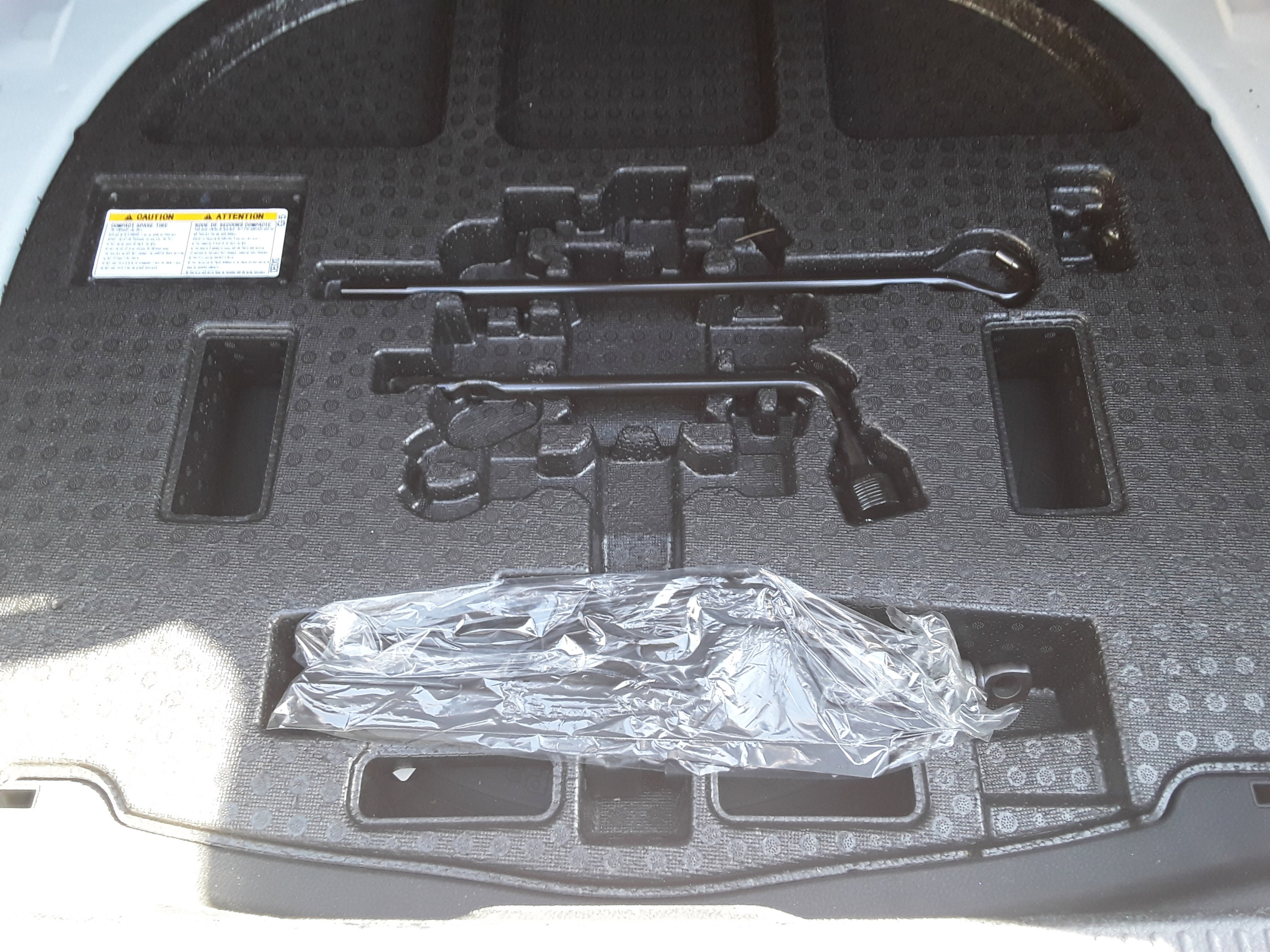 Vehicle image 15 of 27