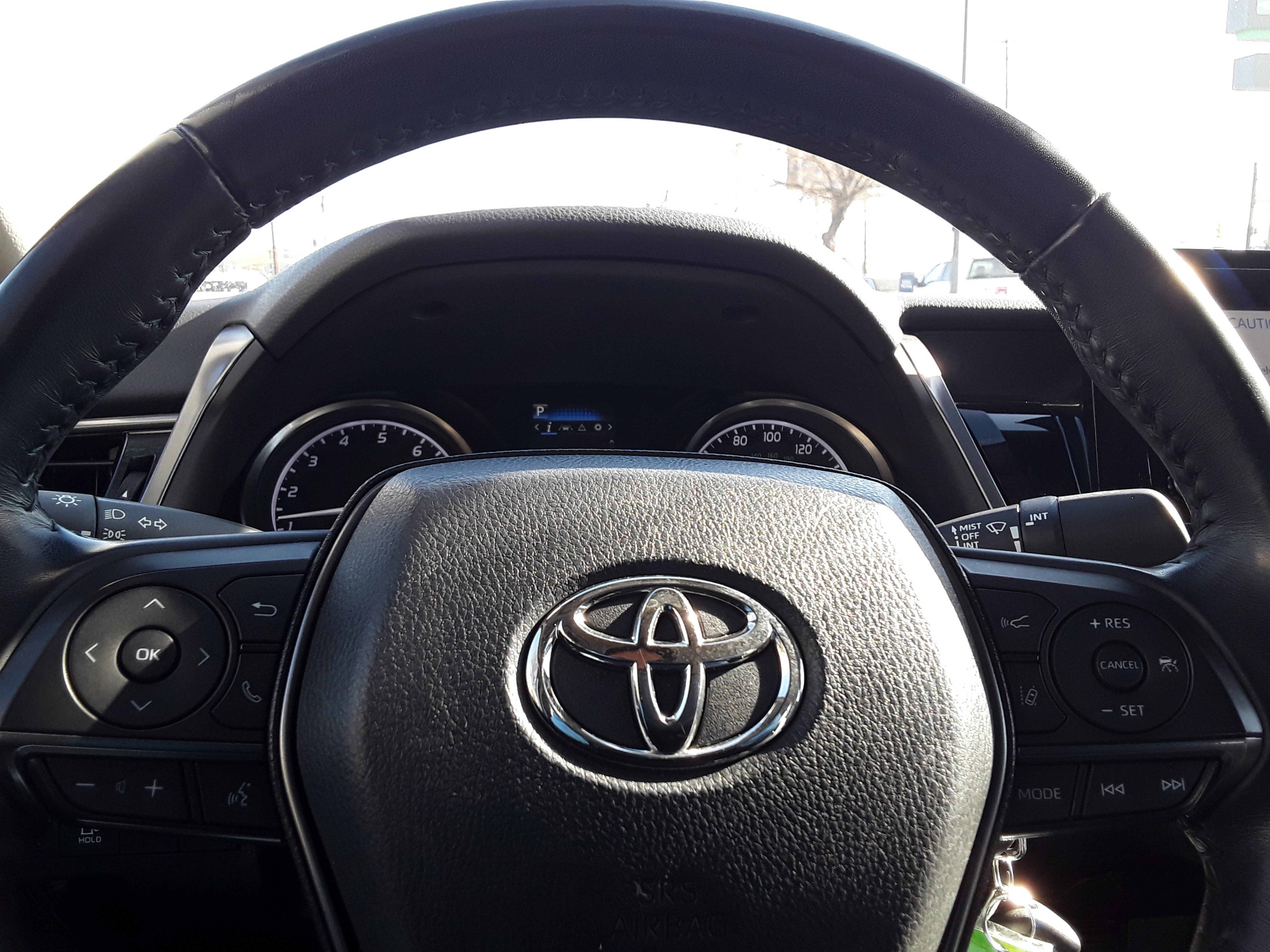 Vehicle image 17 of 27