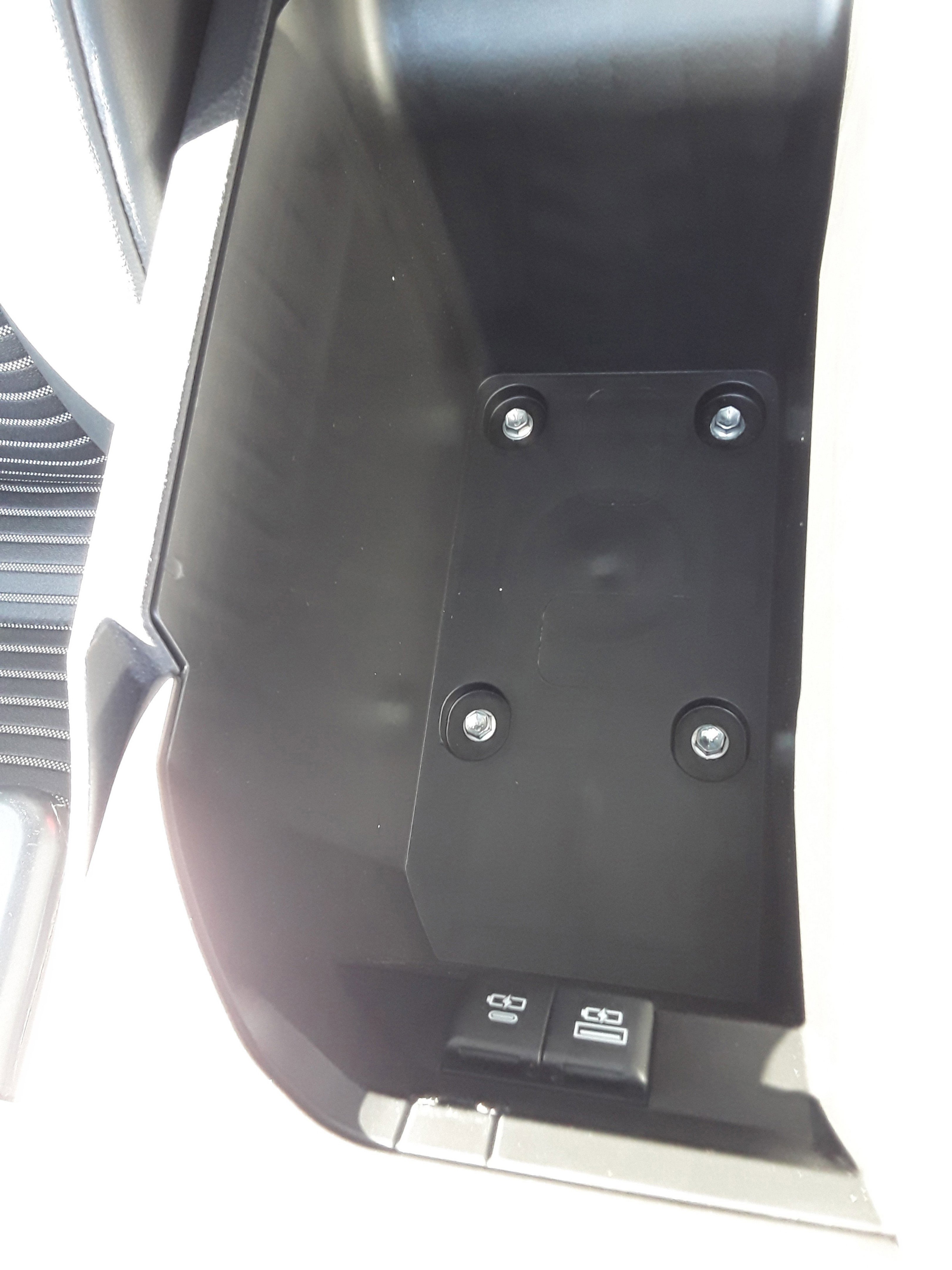 Vehicle image 25 of 27