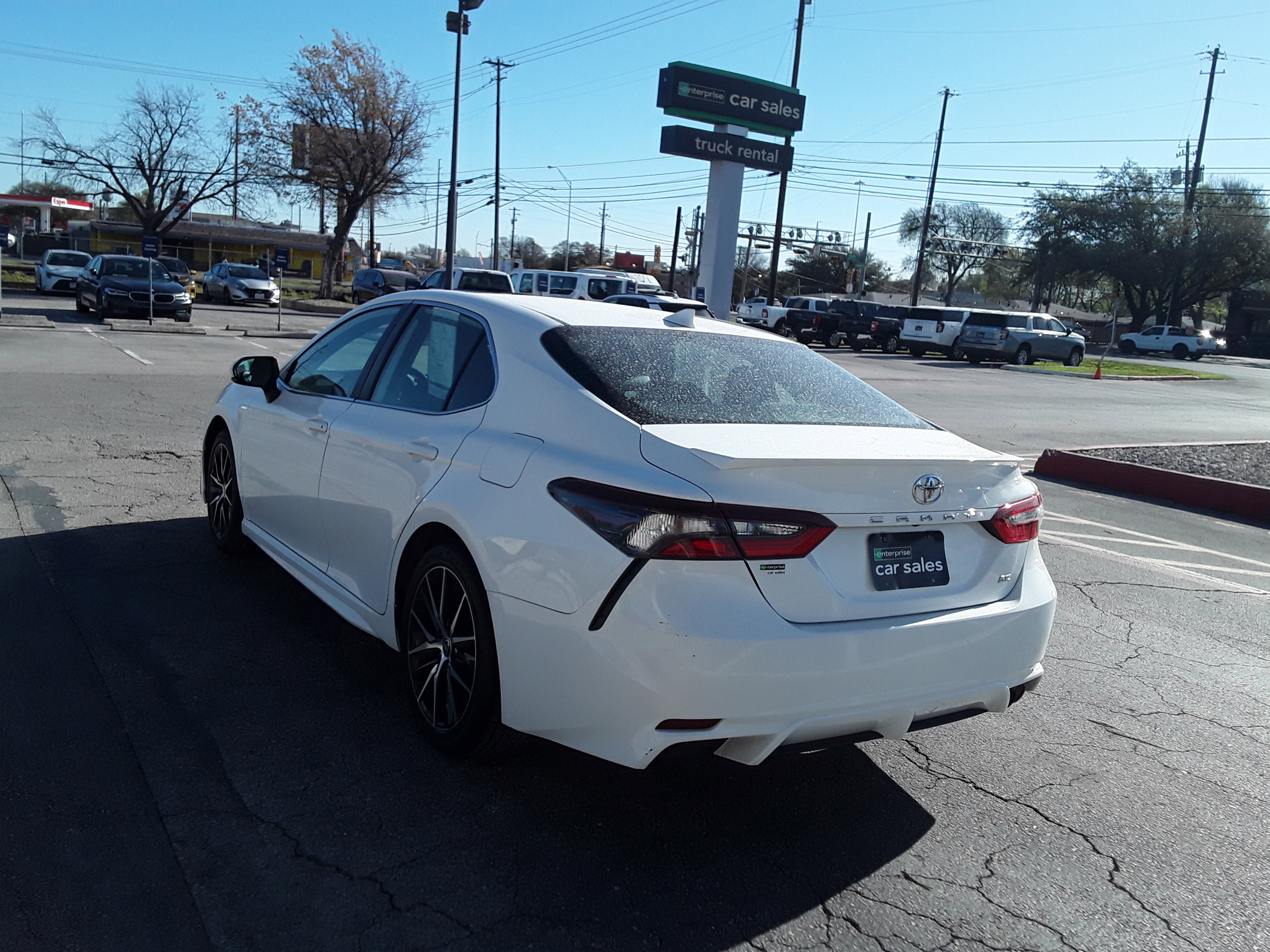 Vehicle image 8 of 27