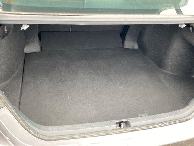 Vehicle image 12 of 32