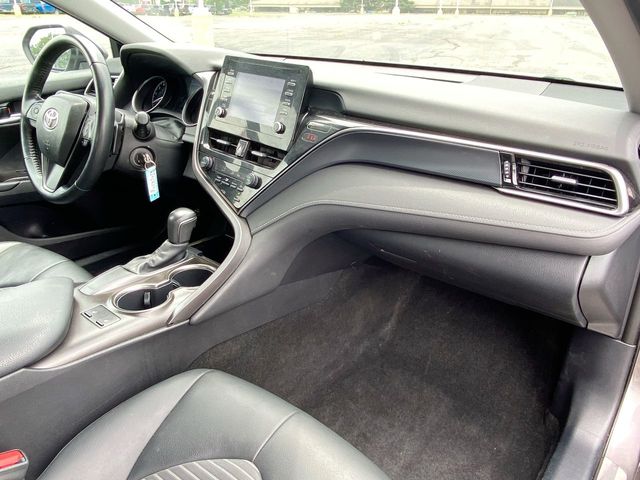 Vehicle image 18 of 32