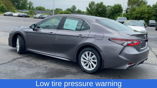 Vehicle image 8 of 32