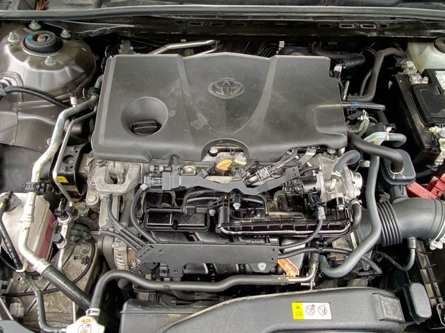 Vehicle image 10 of 32