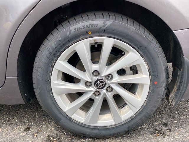 Vehicle image 11 of 32