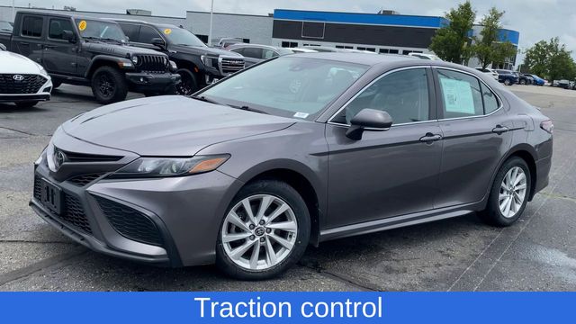 Vehicle image 2 of 32