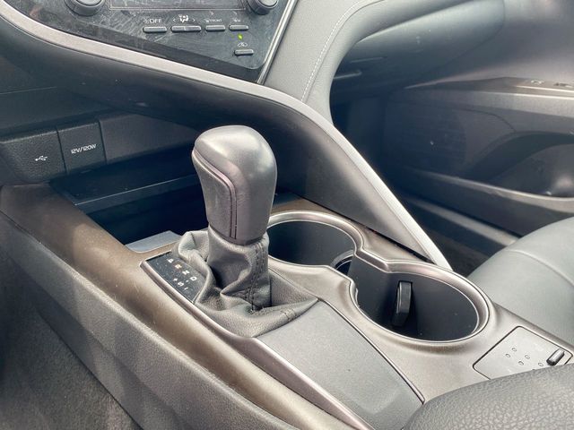 Vehicle image 24 of 32
