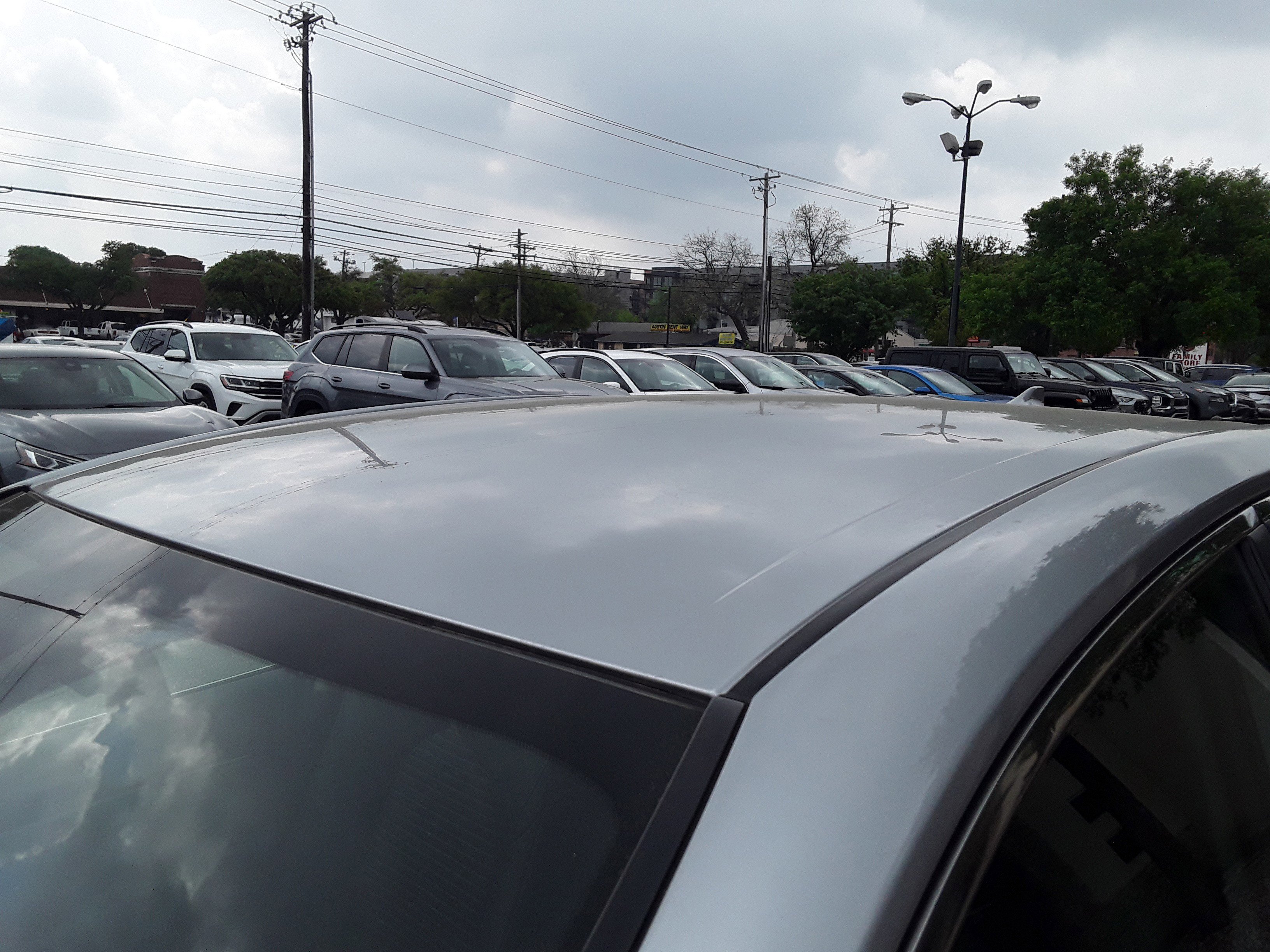 Vehicle image 11 of 28