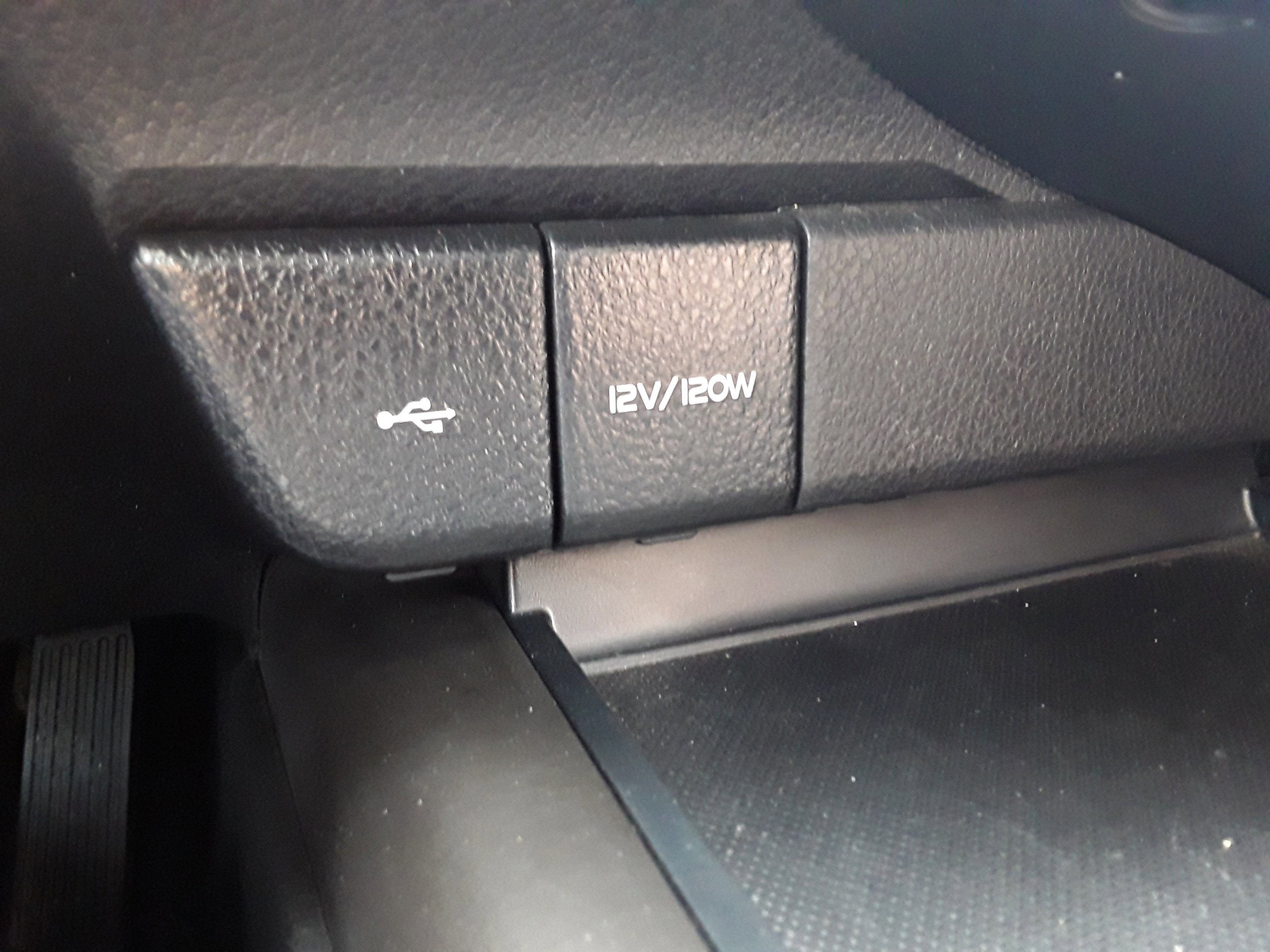 Vehicle image 25 of 28