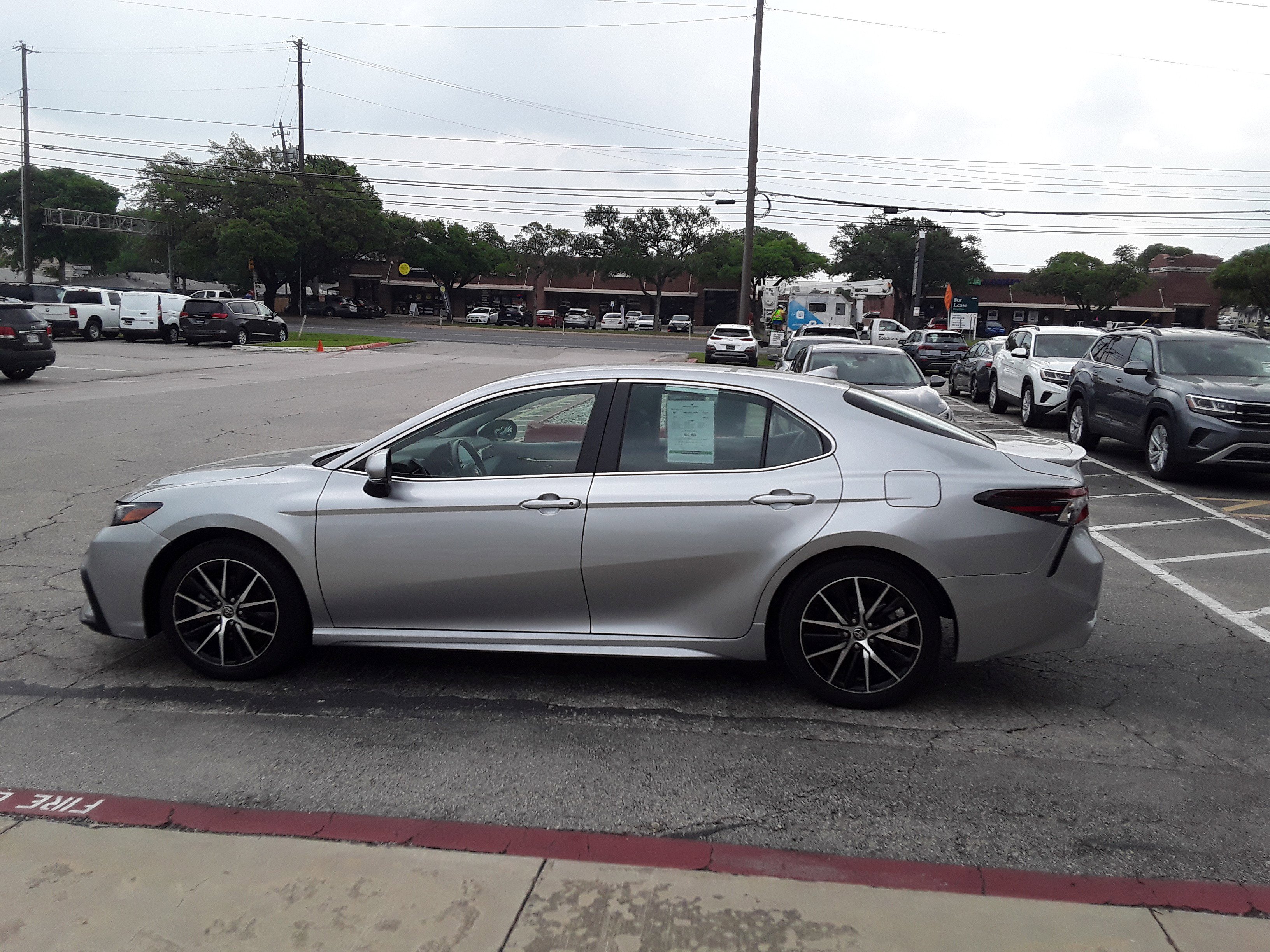 Vehicle image 8 of 28