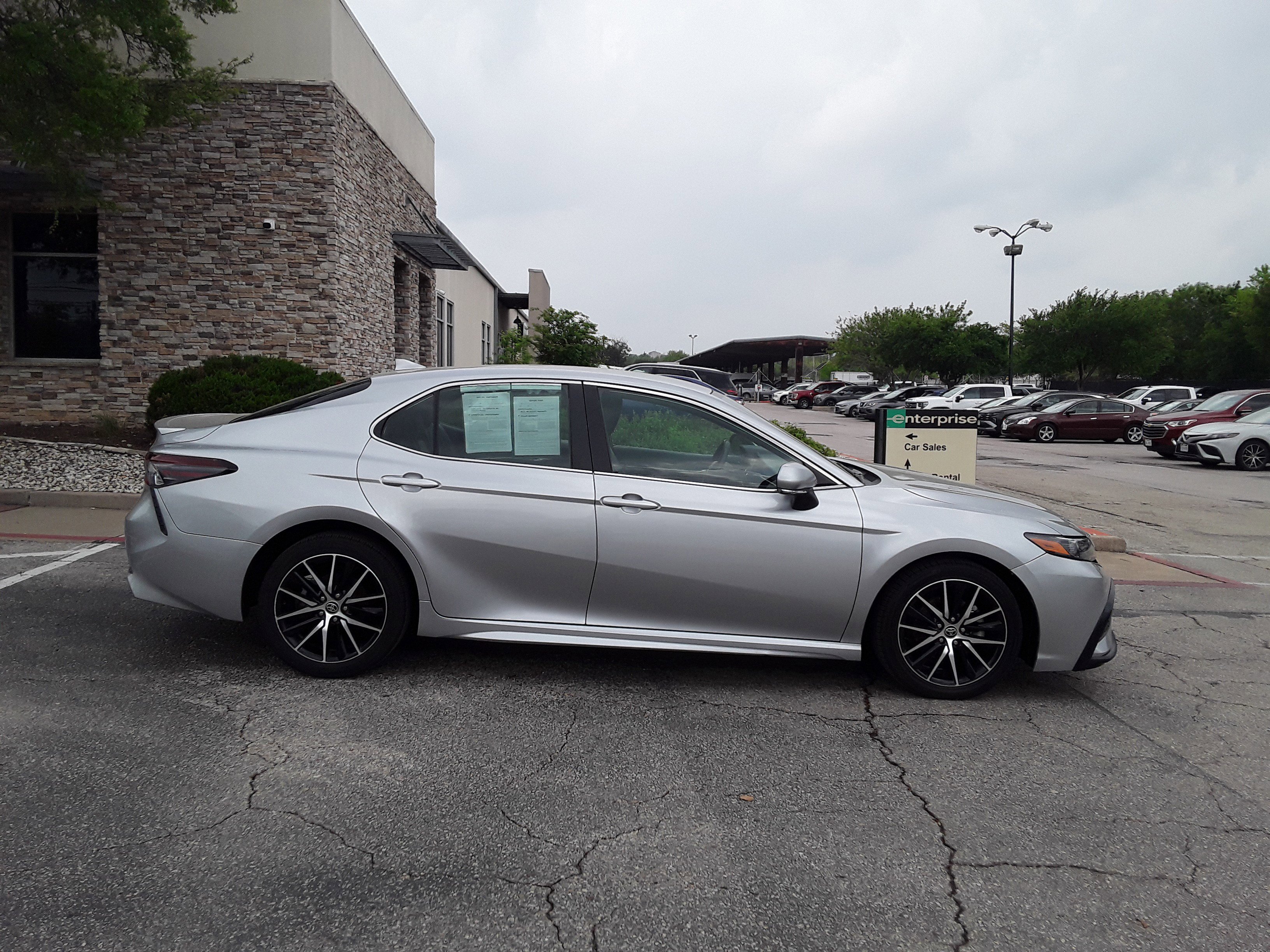 Vehicle image 4 of 28