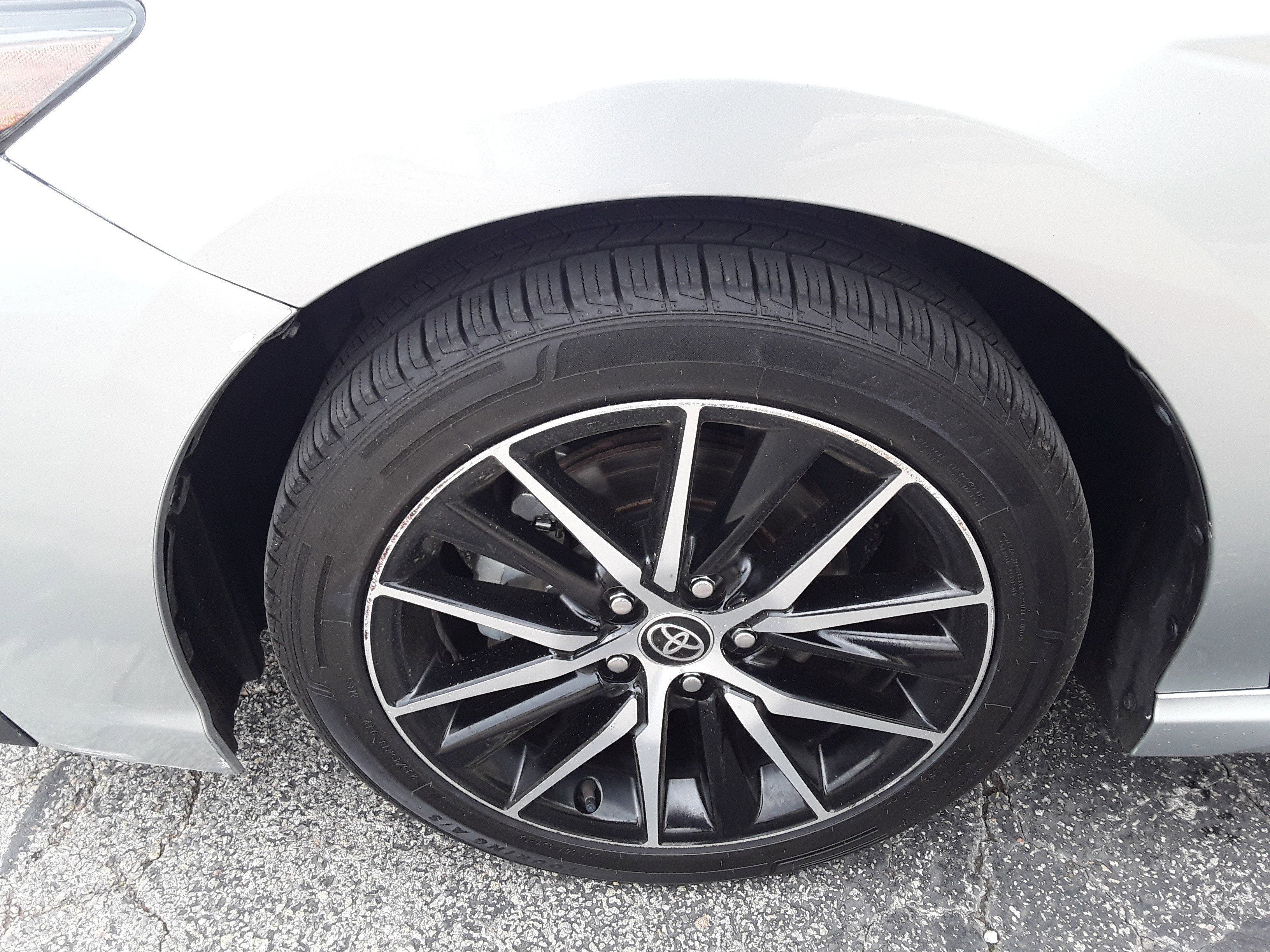 Vehicle image 9 of 28