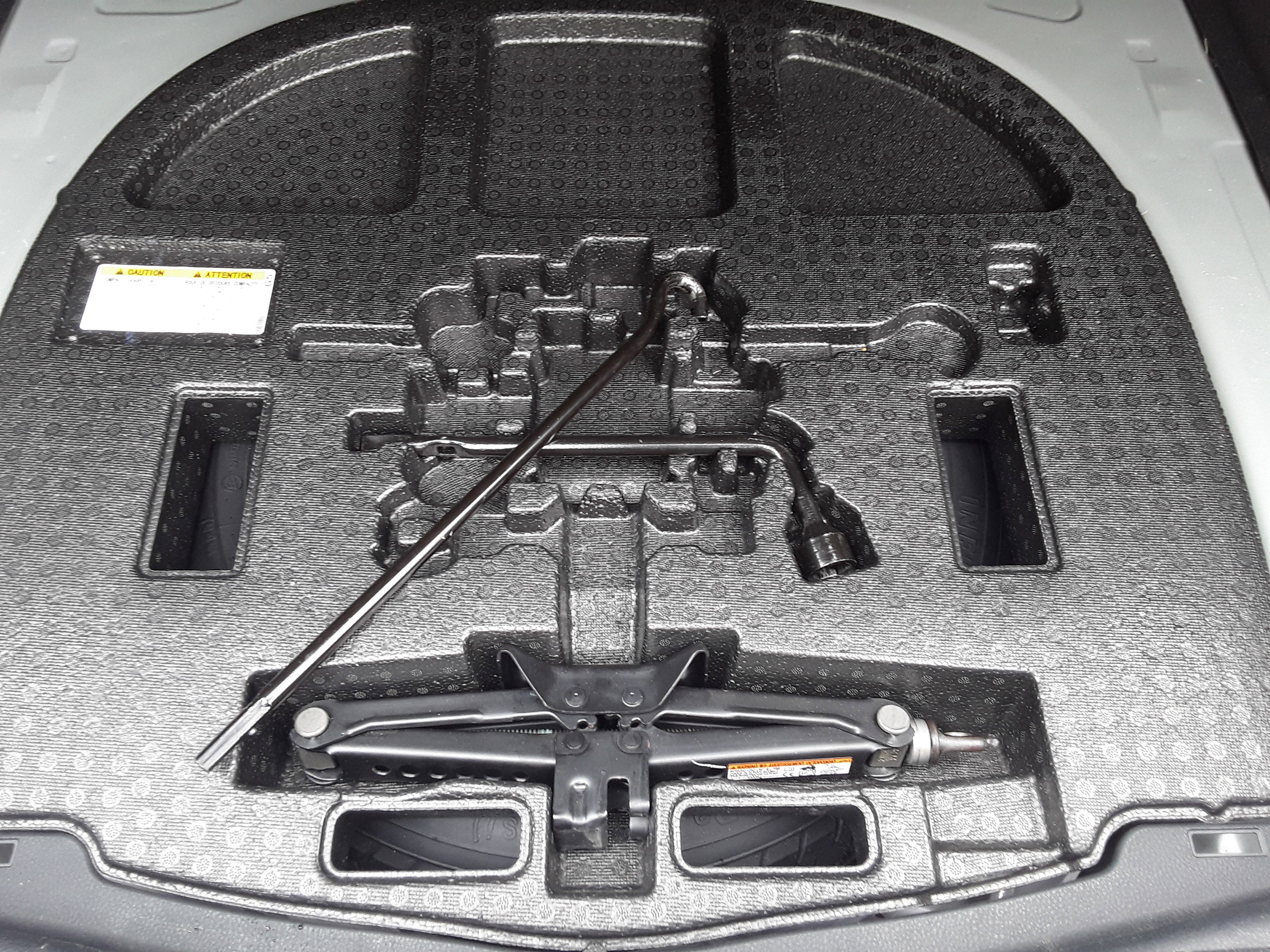 Vehicle image 16 of 28