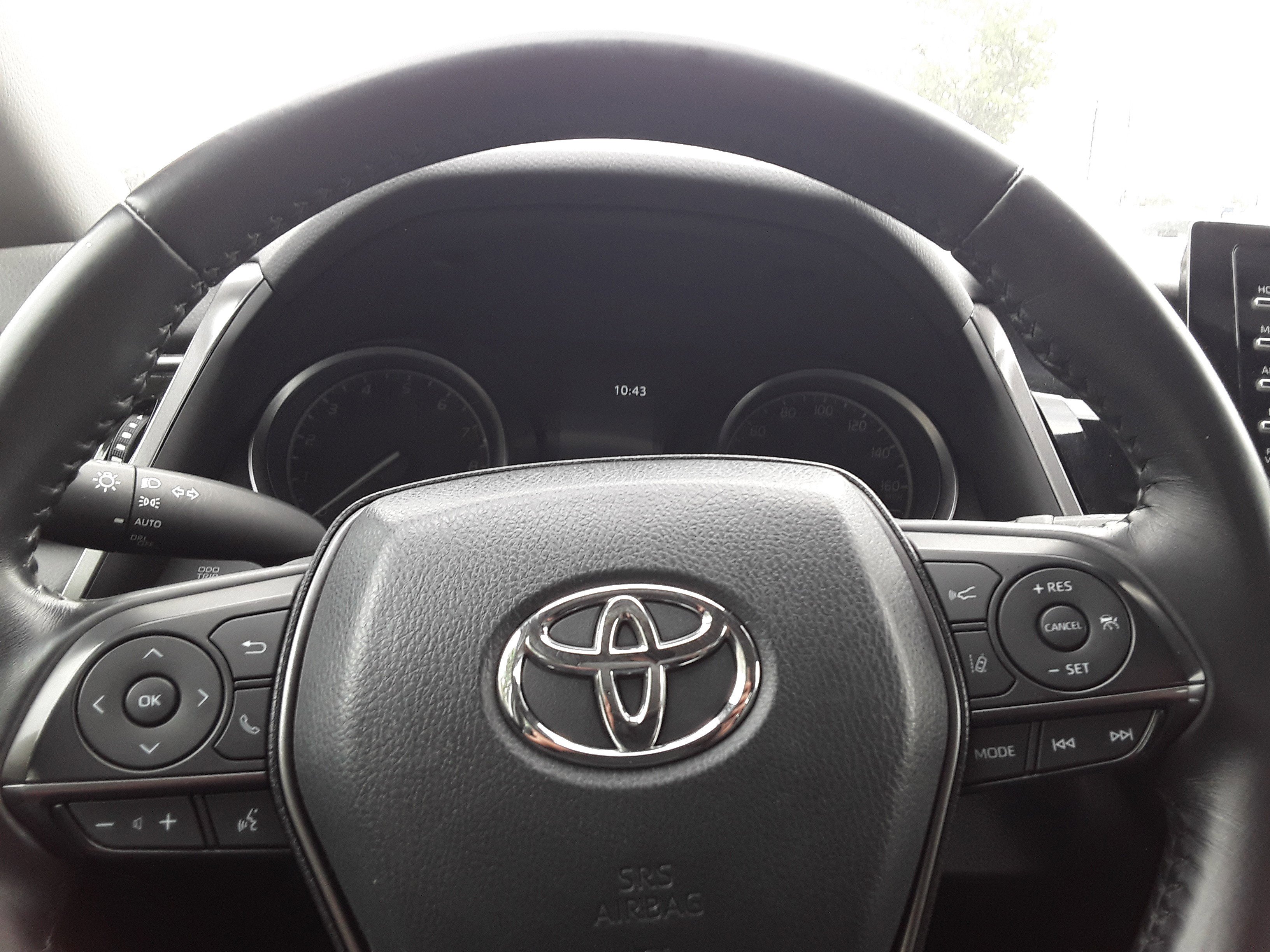 Vehicle image 18 of 28