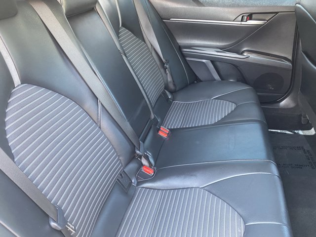 Vehicle image 11 of 30