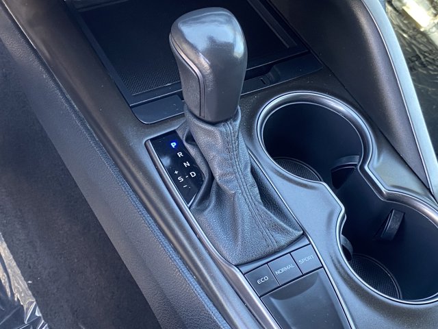Vehicle image 25 of 30