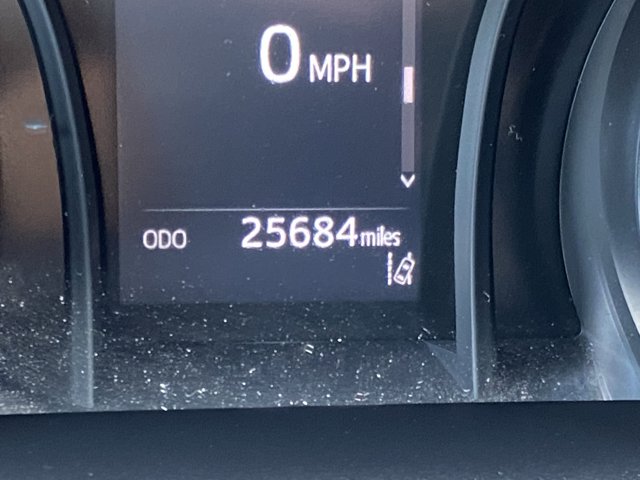 Vehicle image 27 of 30