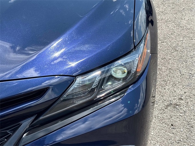 Vehicle image 33 of 34