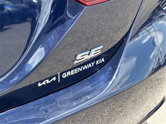 Vehicle image 18 of 34