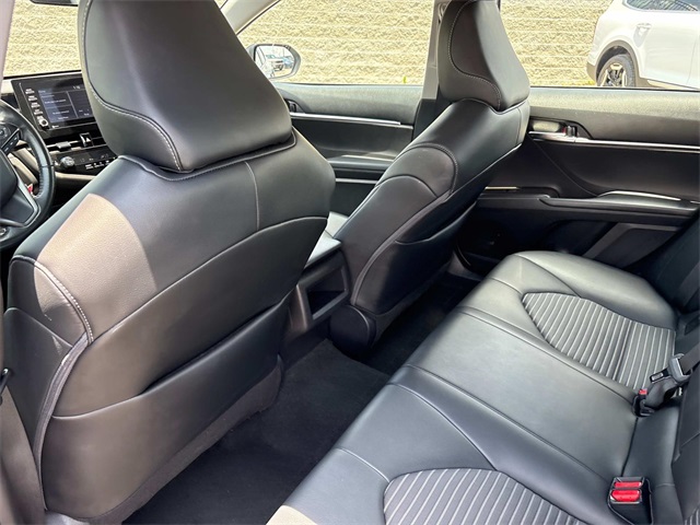 Vehicle image 11 of 34