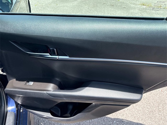 Vehicle image 24 of 34