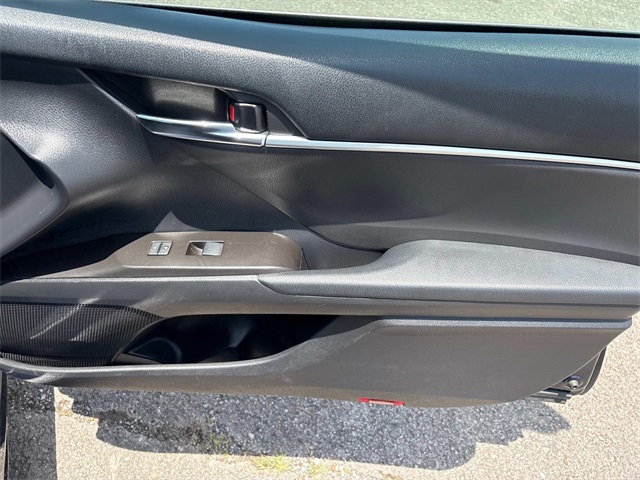 Vehicle image 26 of 34