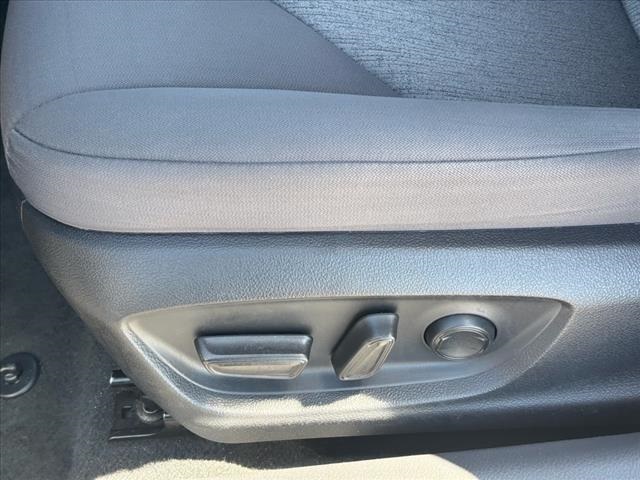 Vehicle image 18 of 28