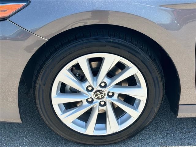 Vehicle image 14 of 28