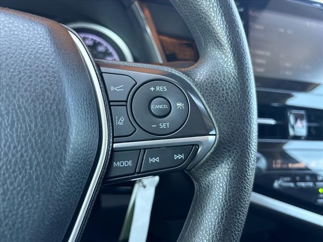 Vehicle image 24 of 28