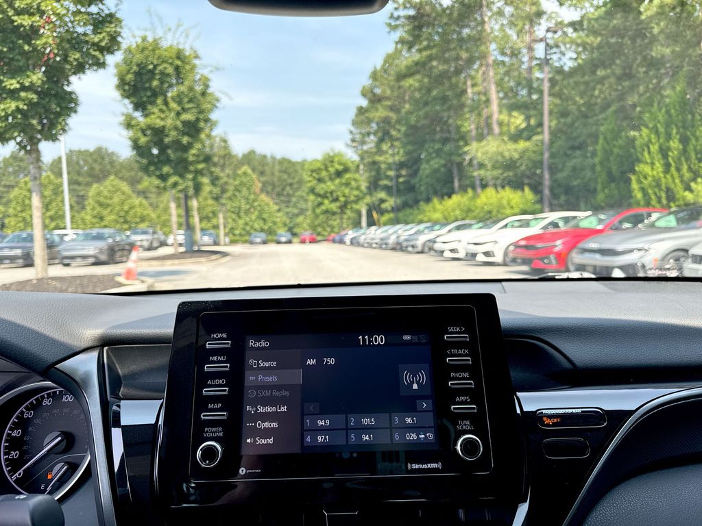Vehicle image 19 of 26