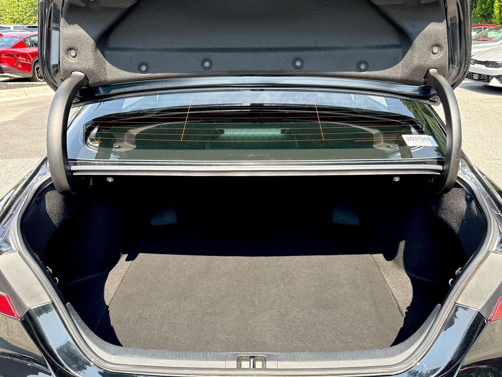 Vehicle image 12 of 26